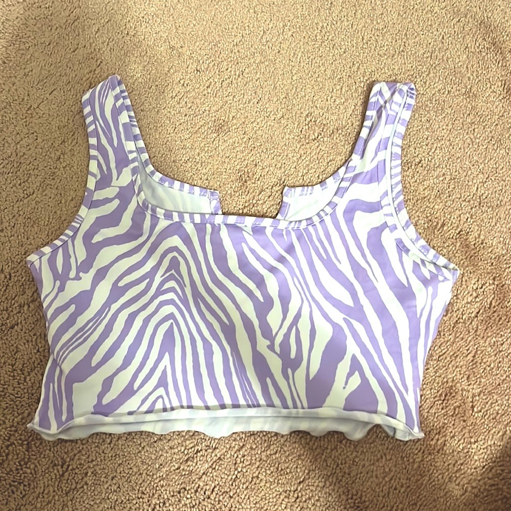 Size medium zebra print crop top - Picture 2 of 2